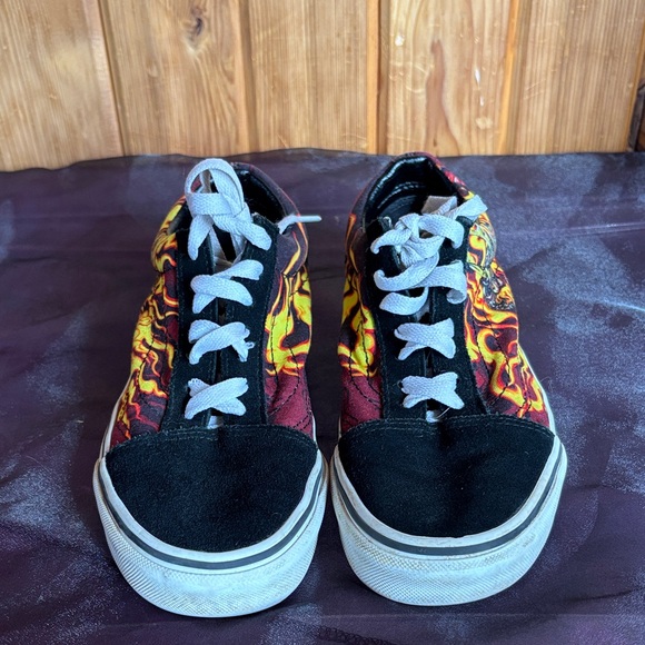 Vans Flames with Skull Shoes - Picture 3 of 8